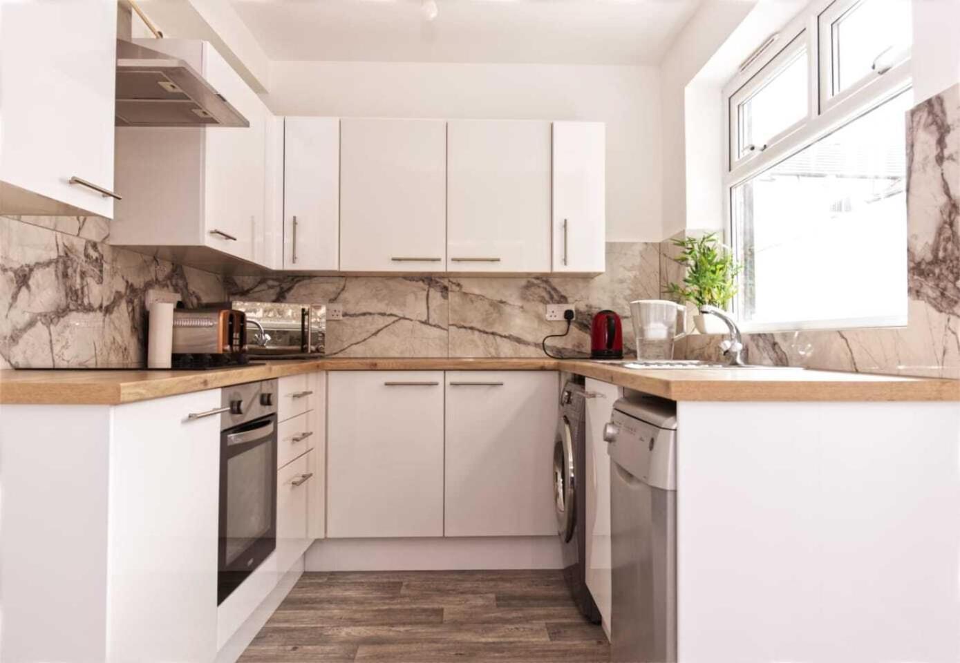 Rydal House 2 Bedroom House With Upstairs Bathroom Ньютон-ле-Уиллоус Номер фото